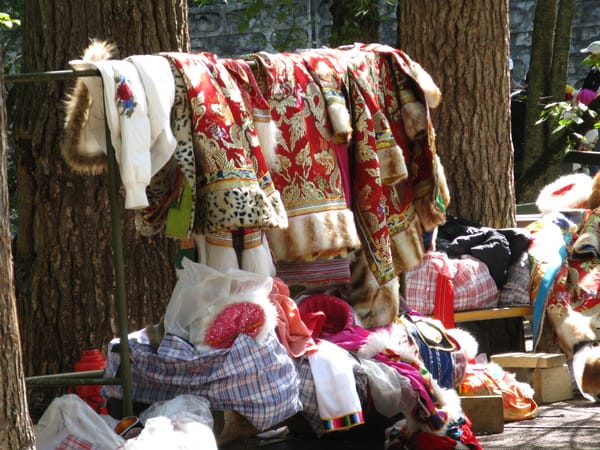 很多衣服可以選