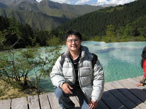 這....反正都很漂亮啦 我猜叫做爭艷池