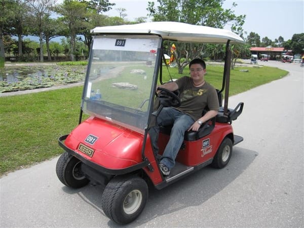 開這台車居然還要出動我的駕照 終於勉強開到車了!!!