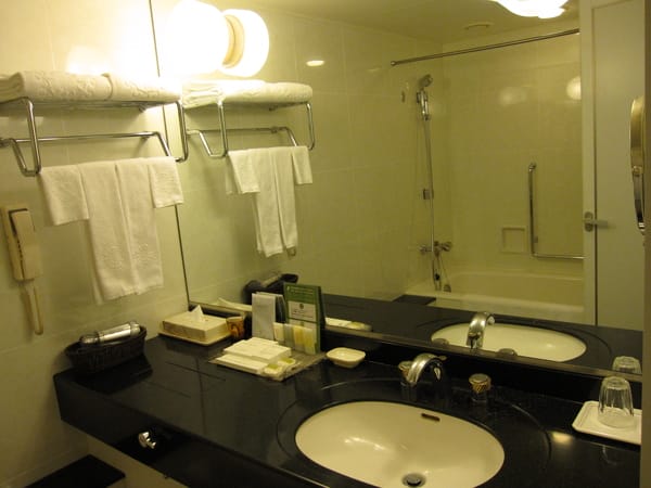 日本航空JL642+JL649+新宿京王廣場