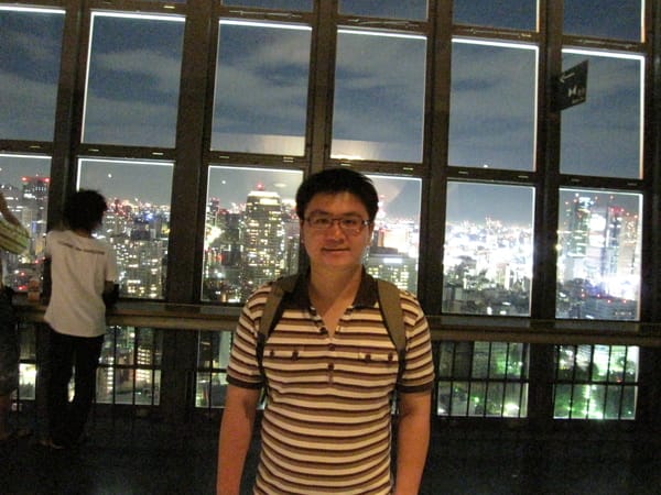 又要拍夜景和人真的很難