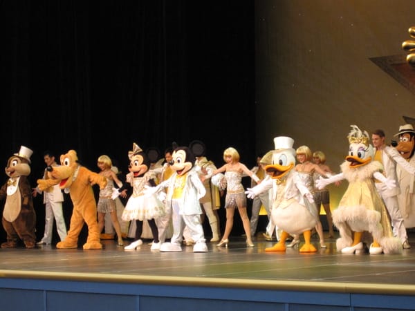 不錯看,推薦給大家,特別是站累了可以來坐一下