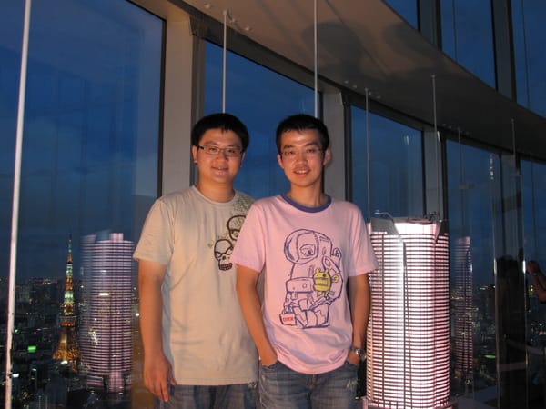 他們會幫你拍照,他們的相機角度比較好,要收費,不過用自己的相機角度不好,但不用錢啦