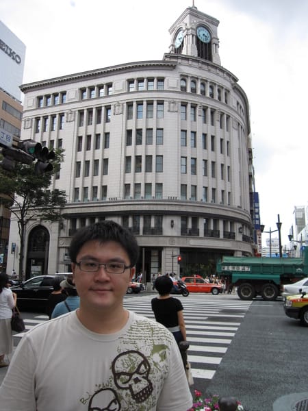 和光百貨上面的大鐘很好看