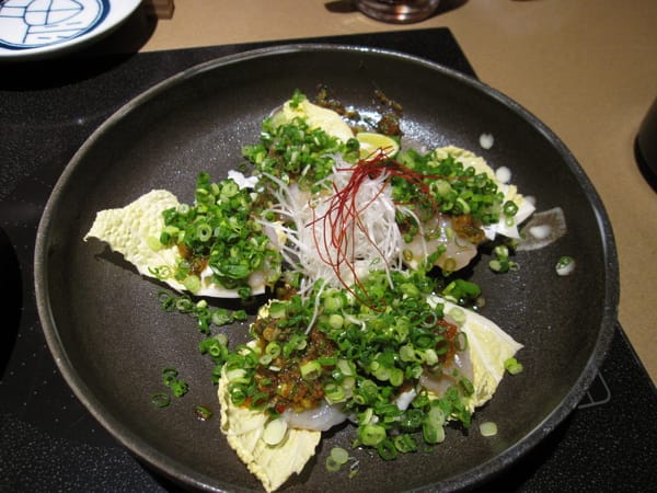 包生菜吃的厚河豚生魚片,這個是好有嚼勁的感覺