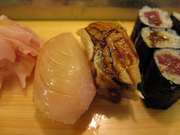 左邊鯛魚?比目魚? 中間是?反正都很好吃......