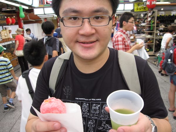 抹茶配梅子口味饅頭,100日幣,還不錯吃