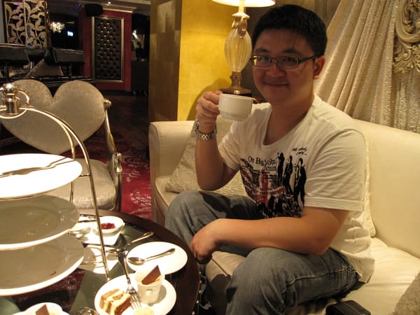 想扮演貴婦但我笑場了 想扮演貴婦但我笑場了