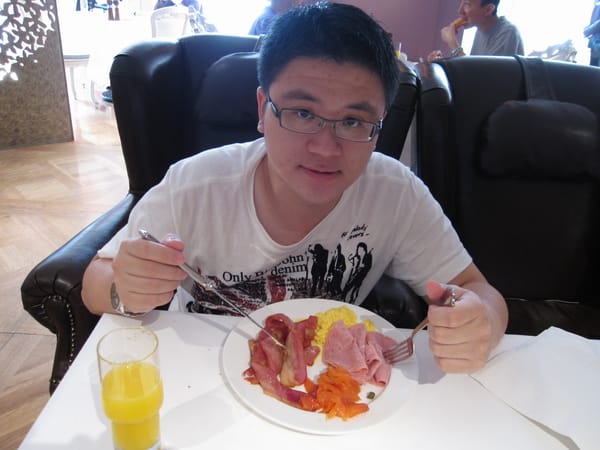 好像還沒睡醒的臉 好像還沒睡醒的臉