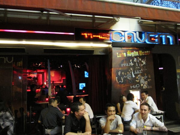 本來要去的 THE CAVERN
