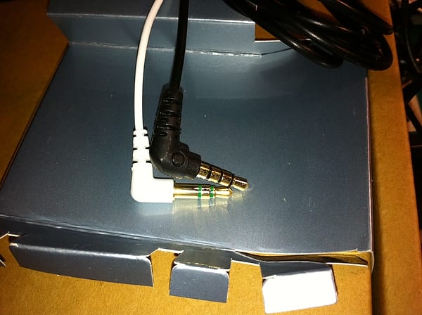 頭和一般的耳機不同