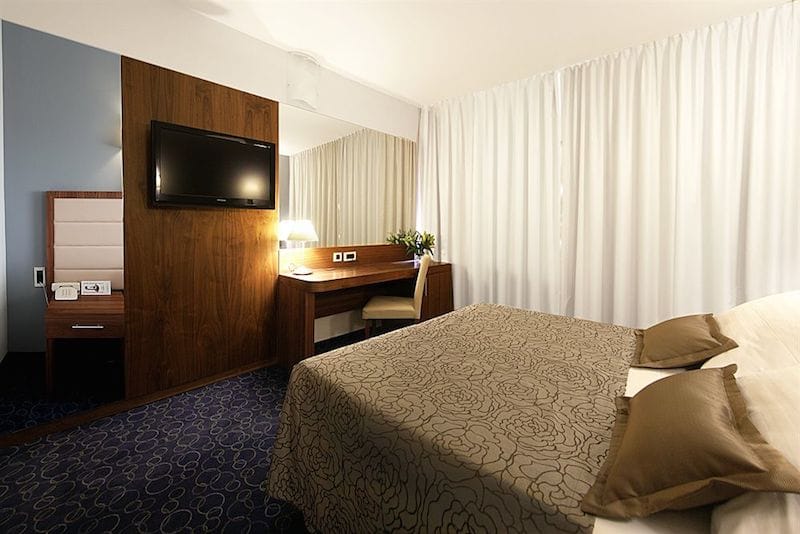 1495579_30_z.jpg 1495579_30_z.jpg