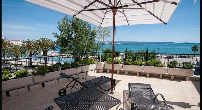 19061768.jpg 19061768.jpg