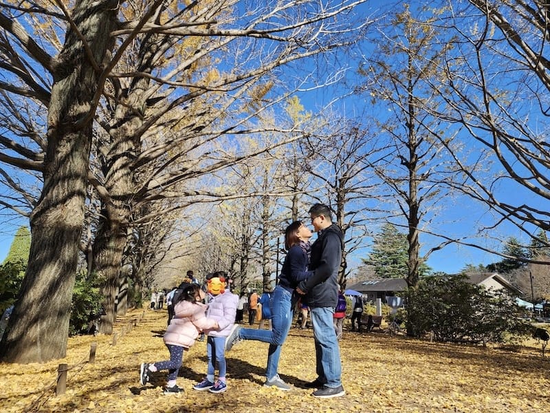 2025-11-30 東京親子賞楓旅 Day4-1 昭和紀念公園+Harbs慶生