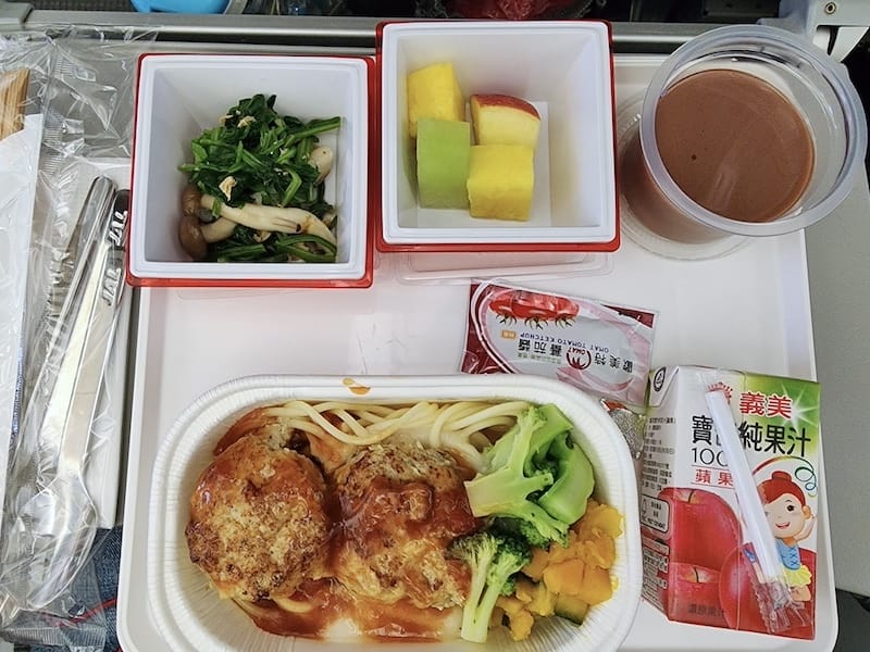 2023-11-19 日本航空JL802 TPE-NRT 