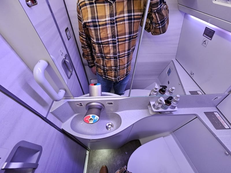 2024-03-27 中華航空CI154 TPE-NGO 台