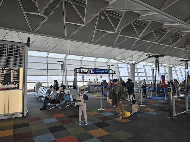 2024-04-01 中華航空CI155 NGO-TPE 名