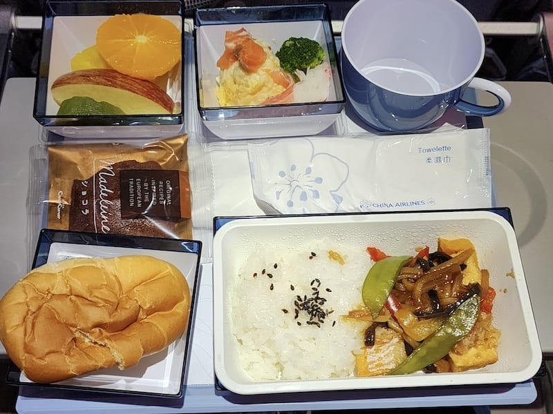 2024-04-01 中華航空CI155 NGO-TPE 名