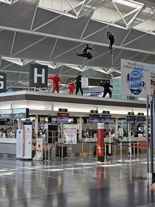 2024-04-01 中華航空CI155 NGO-TPE 名