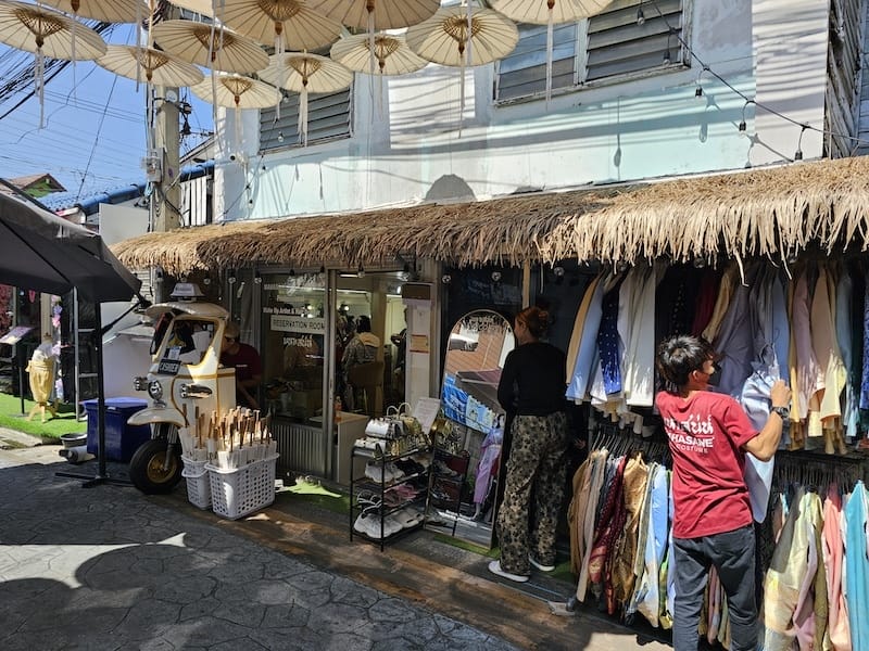 2024-11-03 真的泰好玩Day2-1 鄭王廟泰服體驗 2024-11-03 真的泰好玩Day2-1 鄭王廟泰服體驗