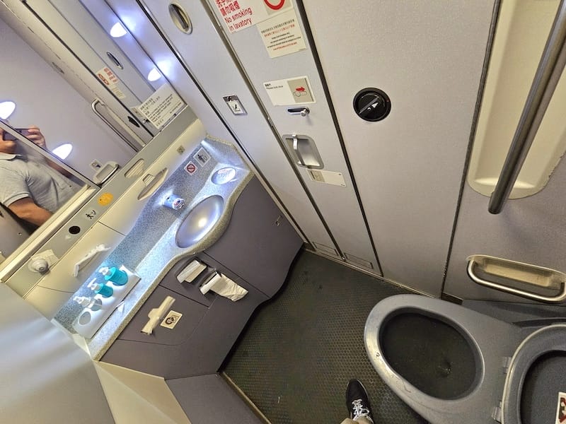 2024-11-06 中華航空CI836 BKK-TPE 曼