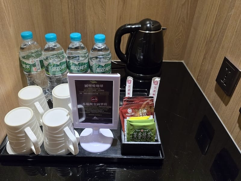 2025-08-05 苗栗頭份尚順君樂飯店經典雙床房+尚順育