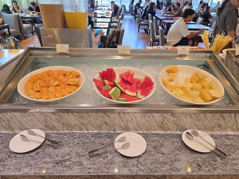 2025-08-05 苗栗頭份尚順君樂飯店經典雙床房+尚順育