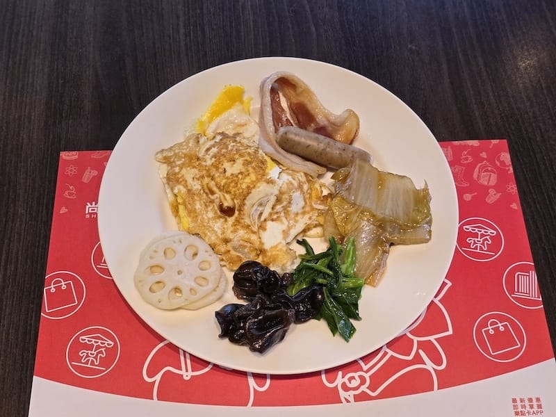 2025-08-05 苗栗頭份尚順君樂飯店經典雙床房+尚順育