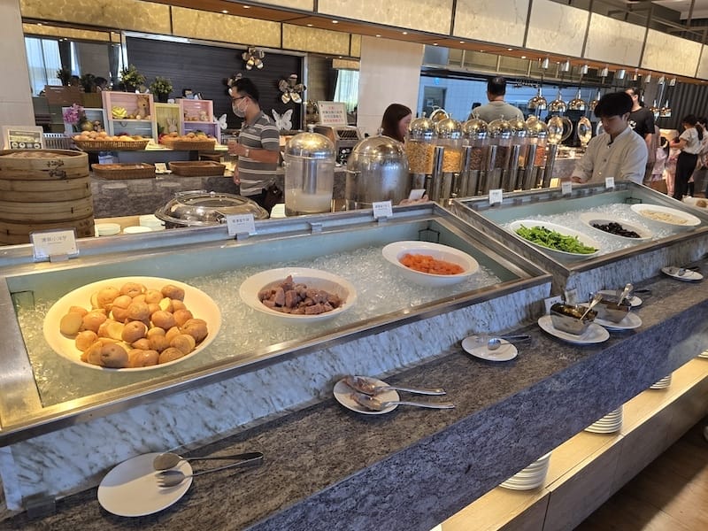 2025-08-05 苗栗頭份尚順君樂飯店經典雙床房+尚順育