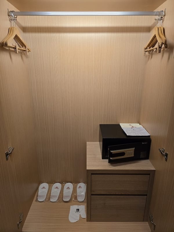 2025-08-05 苗栗頭份尚順君樂飯店經典雙床房+尚順育