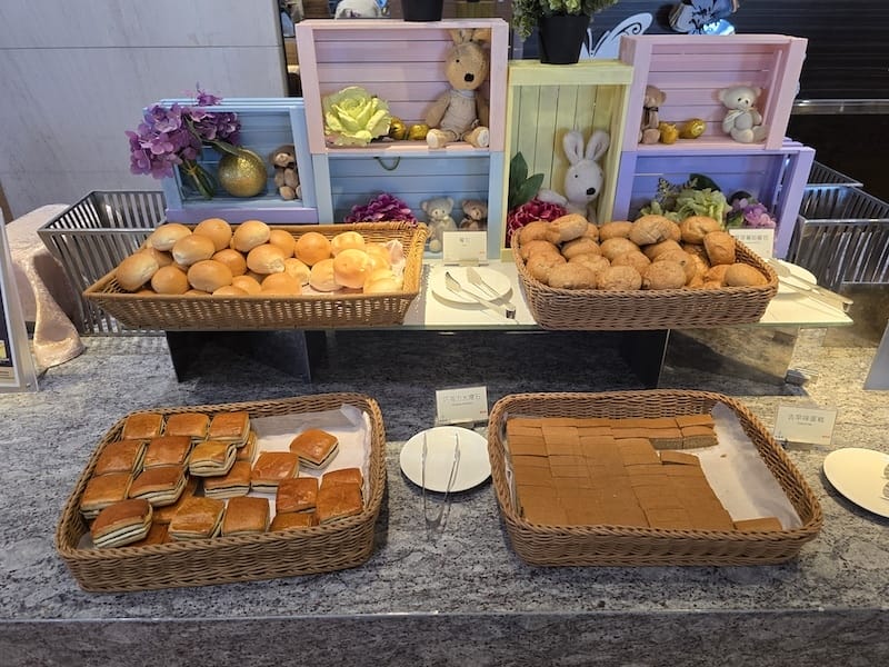 2025-08-05 苗栗頭份尚順君樂飯店經典雙床房+尚順育