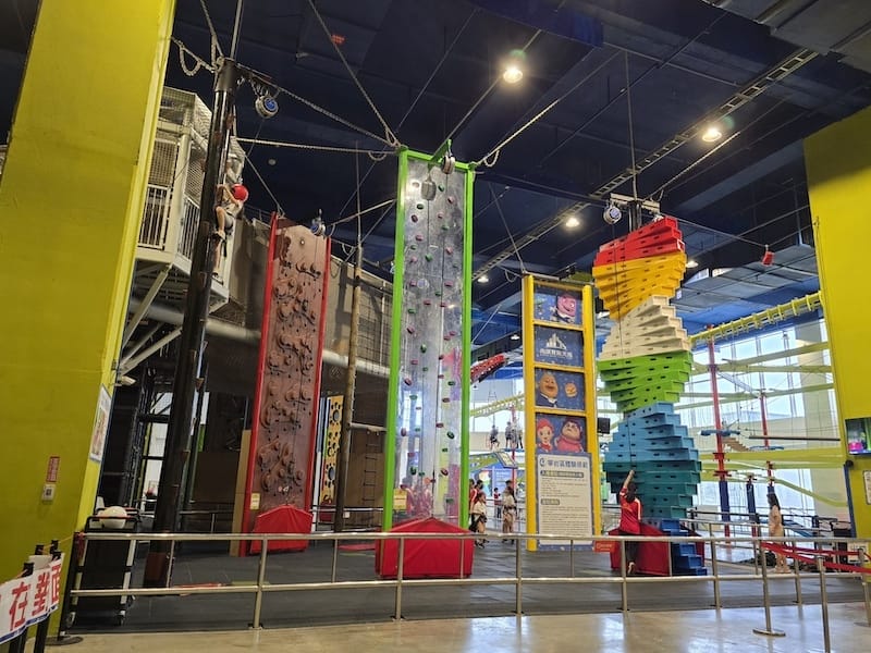 2025-08-05 苗栗頭份尚順君樂飯店經典雙床房+尚順育