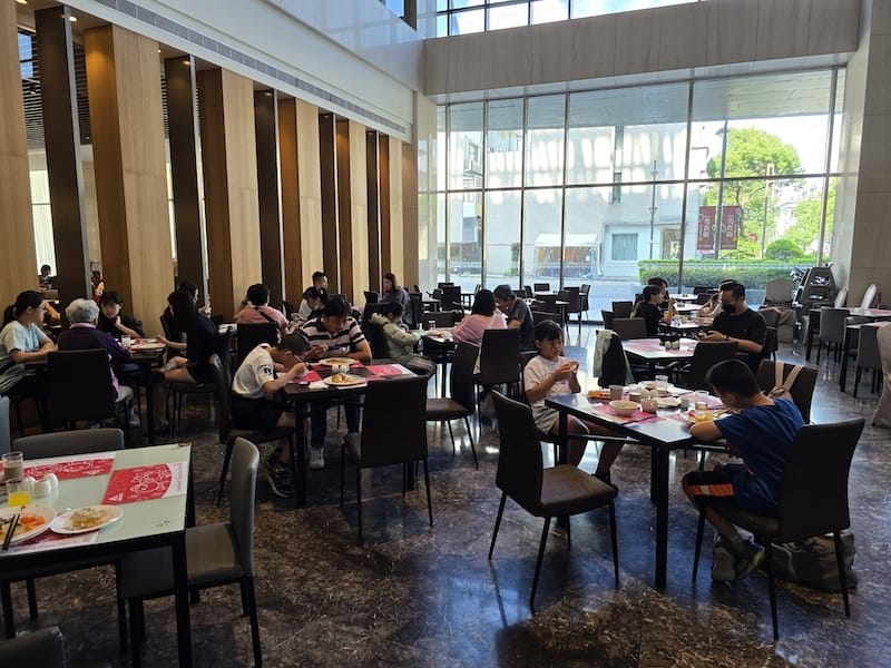 2025-08-05 苗栗頭份尚順君樂飯店經典雙床房+尚順育