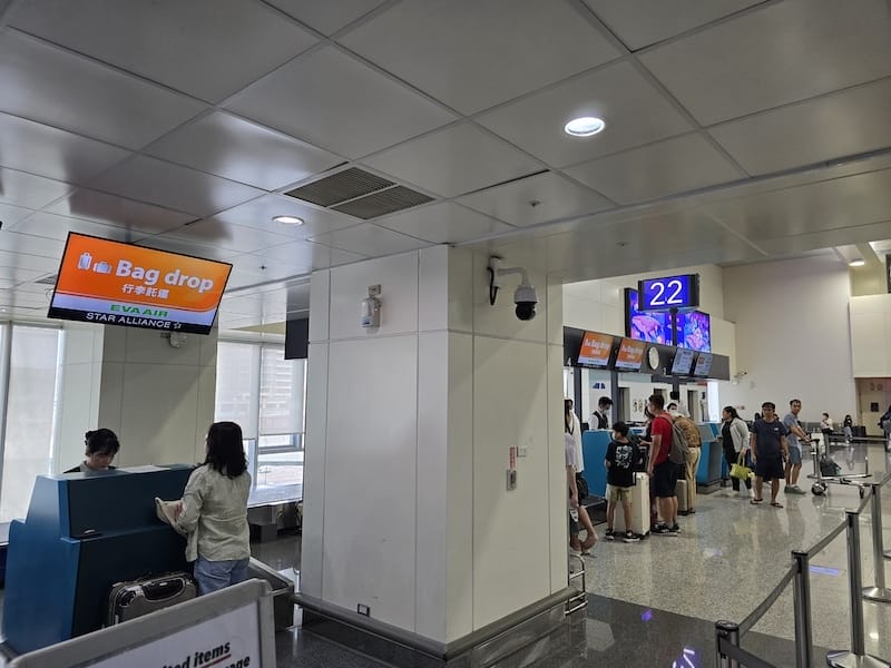 2025-08-17 長榮航空BR801 TPE-MFM 台