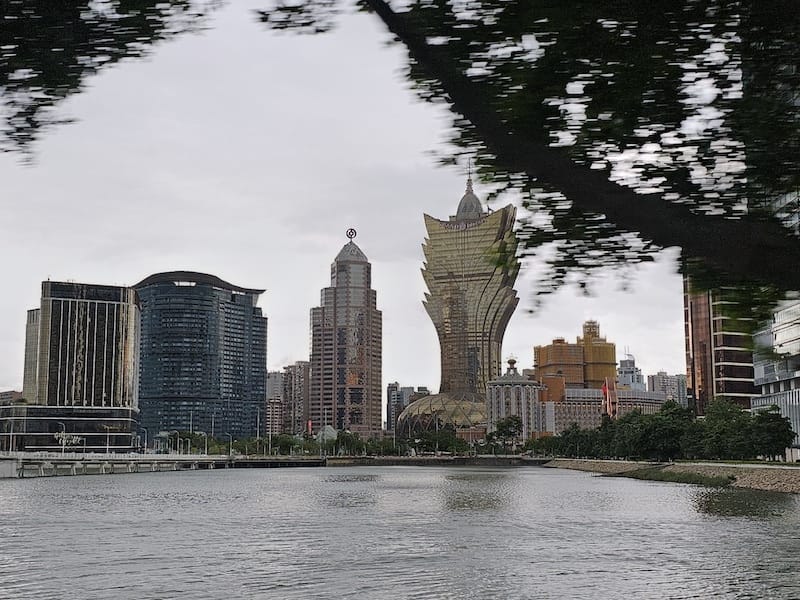 2025-08-17 港澳穿梭遊Day1 倫敦人、巴黎人與威