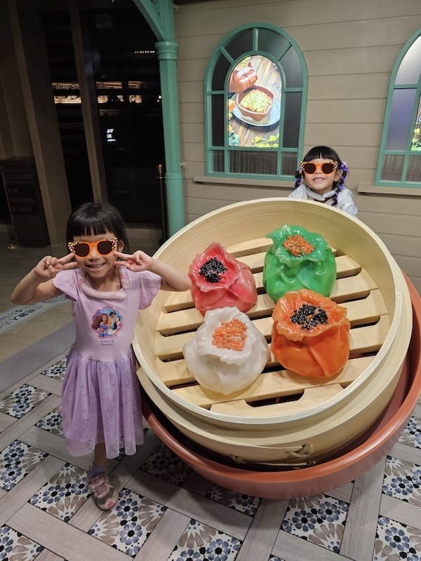 2025-08-17 港澳穿梭遊Day1 倫敦人、巴黎人與威