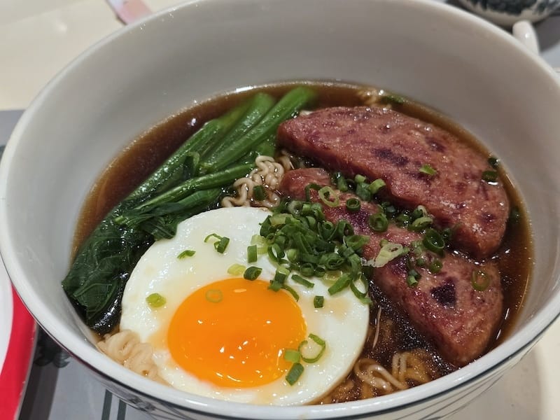 2025-08-17 港澳穿梭遊Day1 倫敦人、巴黎人與威