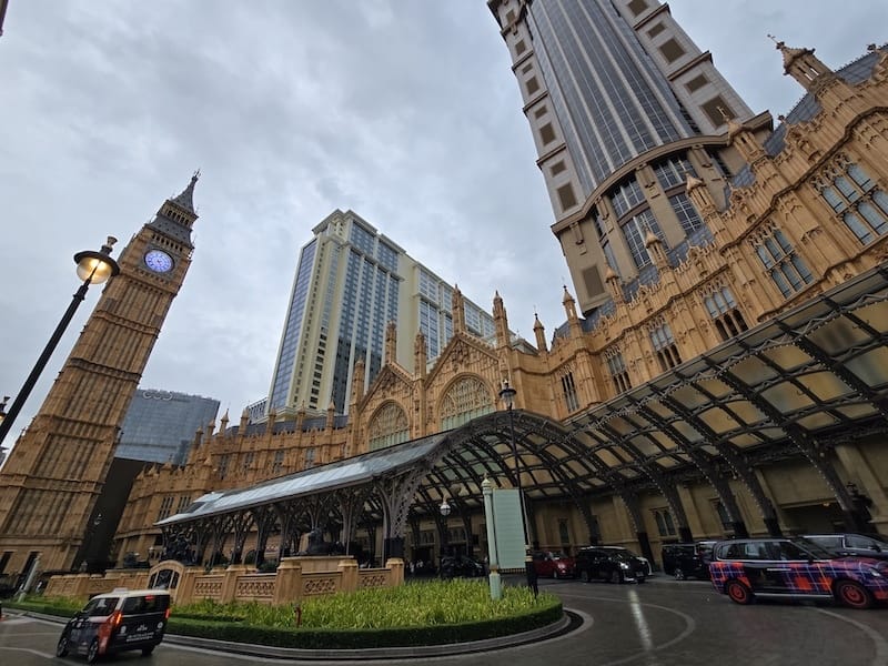 2025-08-17 港澳穿梭遊Day1 倫敦人、巴黎人與威