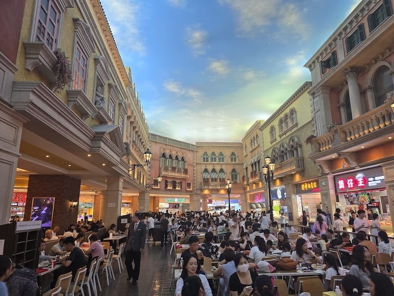 2025-08-17 港澳穿梭遊Day1 倫敦人、巴黎人與威