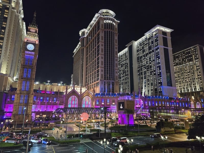 2025-08-17 港澳穿梭遊Day1 倫敦人、巴黎人與威