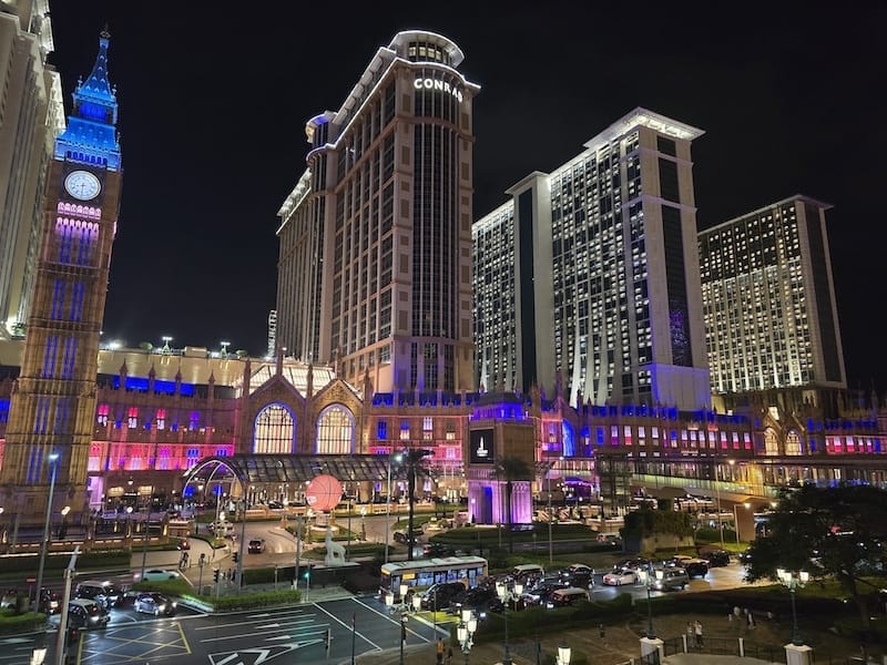 2025-08-17 港澳穿梭遊Day1 倫敦人、巴黎人與威