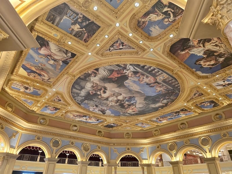 2025-08-17 港澳穿梭遊Day1 倫敦人、巴黎人與威