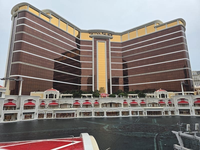 2025-08-17 港澳穿梭遊Day1 倫敦人、巴黎人與威