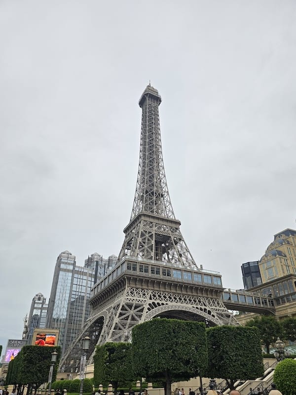 2025-08-17 港澳穿梭遊Day1 倫敦人、巴黎人與威