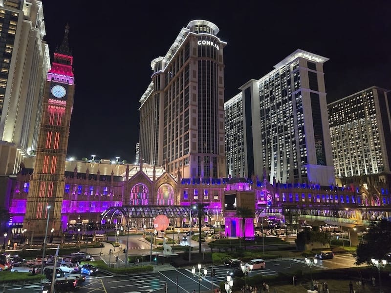 2025-08-17 港澳穿梭遊Day1 倫敦人、巴黎人與威