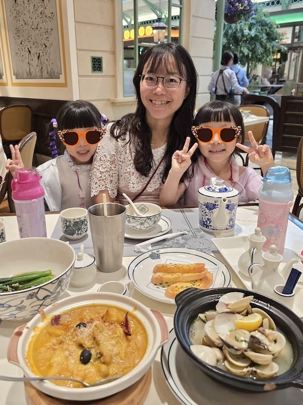 2025-08-17 港澳穿梭遊Day1 倫敦人、巴黎人與威