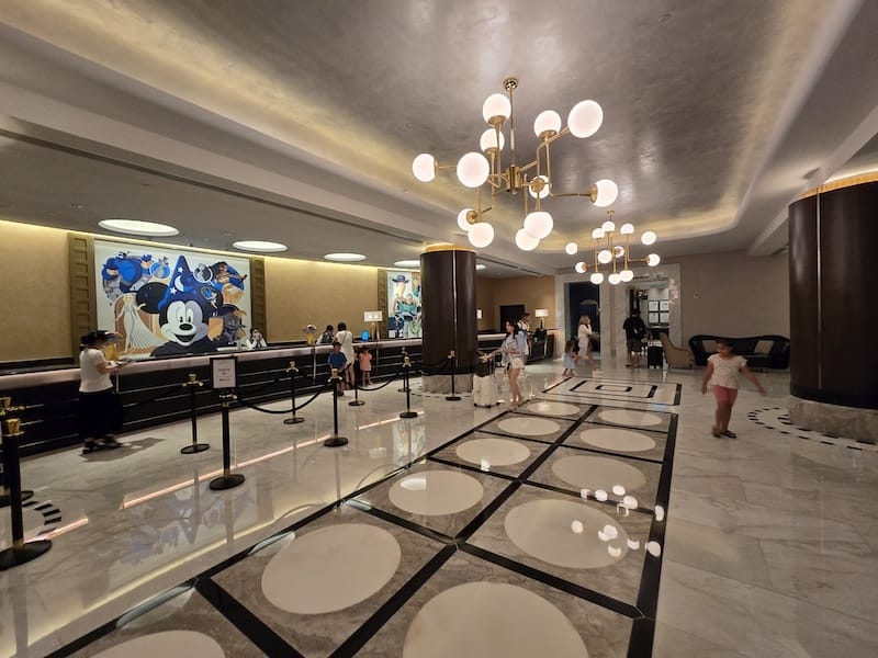 2025-08-19 香港住宿迪士尼好萊塢酒店(Disn