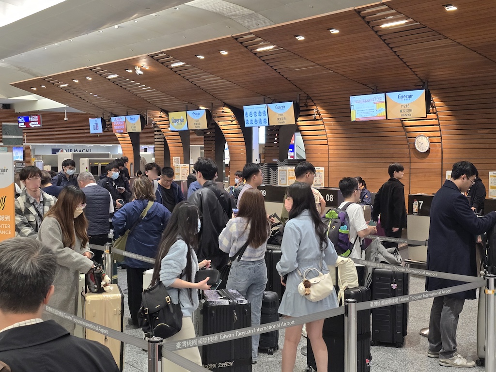 虎航IT216飛行紀錄&來去機場睡一晚 - 第3張圖 虎航IT216飛行紀錄&來去機場睡一晚