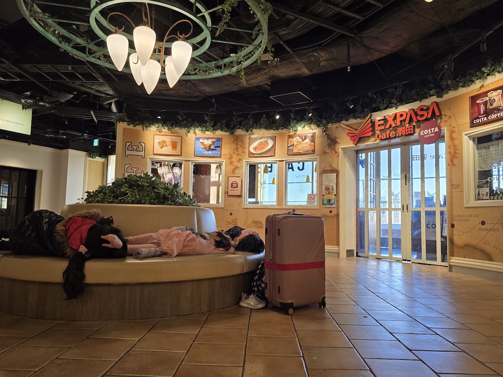 虎航IT216飛行紀錄&來去機場睡一晚 - 第15張圖 虎航IT216飛行紀錄&來去機場睡一晚