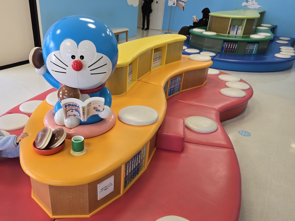 2025-11-28 東京親子賞楓旅 Day2-1 藤子·F·不二雄博物館 - 第11張圖 2025-11-28 東京親子賞楓旅 Day2-1 藤子·F·不二雄博物館